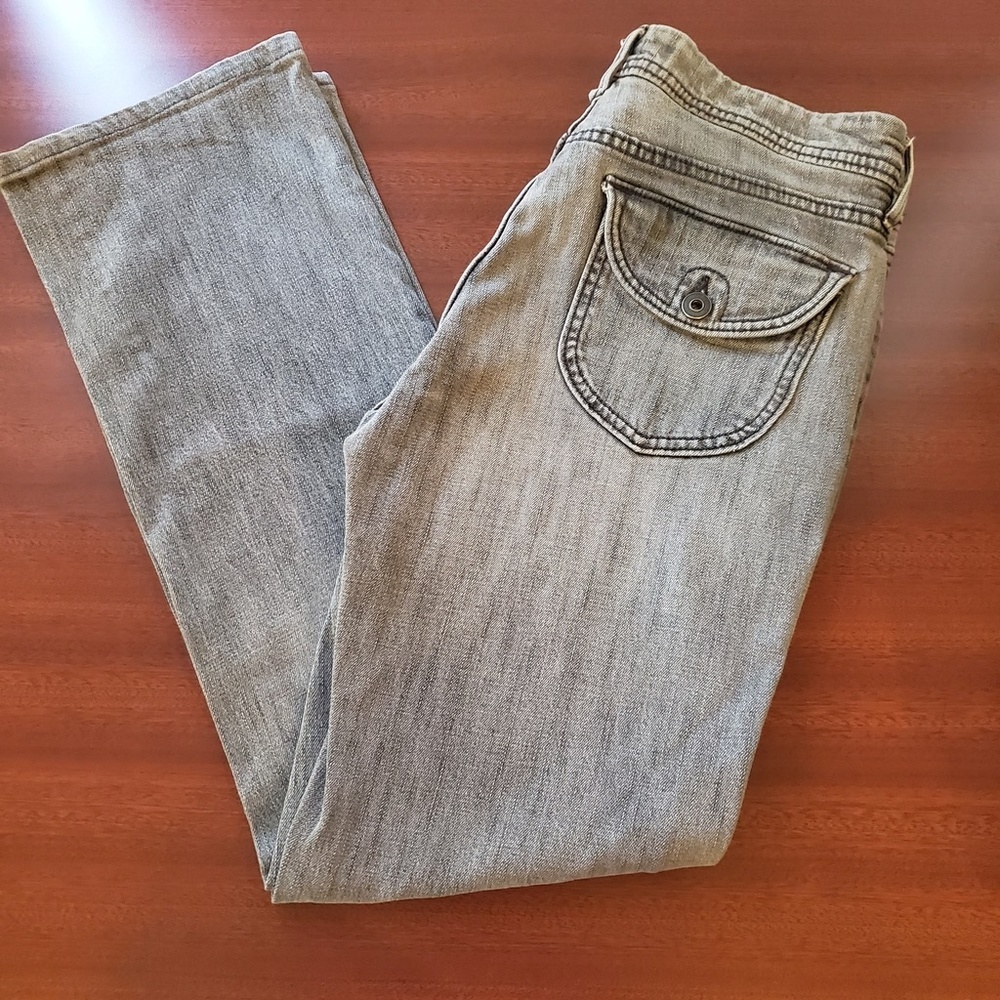 Old Navy Mid-Rise Jeans w/Flaps